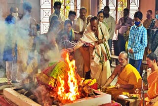 ಚಂಡಿಕಾ ಹೋಮ ಕಾರ್ಯಕ್ರಮದಲ್ಲಿ ಭಾಗಿಯಾದ ಸಚಿವ ಈಶ್ವರಪ್ಪ