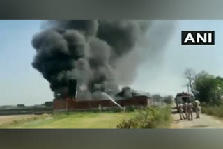 fire breaks out chemical factory  chemical factory in Meerut  ലഖ്‌നൗ  മീററ്റിലെ കെമിക്കൽ ഫാക്‌ടറിക്ക് തീപിടിച്ചു  chemical factory  uttar pradesh