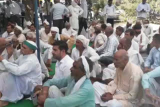 Mahapanchayat of farmers, story Modinagar  दिल्ली-मेरठ एक्सप्रेसवे  दिल्ली मेरठ एक्सप्रेसवे  दिल्ली मेरठ एक्सप्रेसवे पर धरना  दिल्ली मेरठ एक्सप्रेसवे मुआवजा  Delhi Meerut Expressway Compensation  जिला पंचायत सदस्य बबली गुर्जर  बबली गुर्जर  Babli Gurjar  दिल्ली मेरठ एक्सप्रेसवे न्यूज  Delhi Meerut Expressway news  मोदी नगर तहसील  मोदी नगर तहसील प्रदर्शन