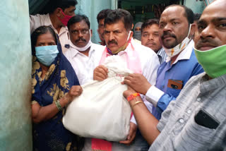 mla muutha gopal helps floods victim