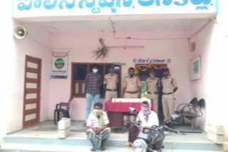 karnataka liquor caught by tanakallu police