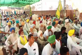 Farmers protest outside BJP leader's house in Moga