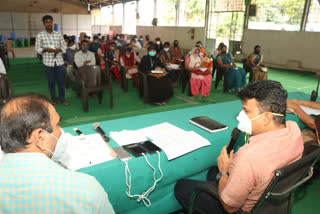 municipal commissioner meet with sanitary officers