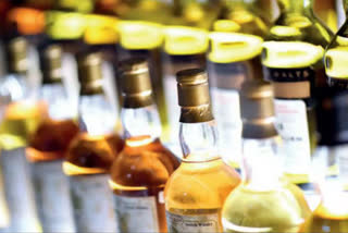 vasant kunj police arrested liquor smuggler