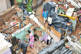 many houses floting in rain water in hyderabad