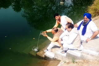 North MCD mayor launches campaign against mosquito by releasing fish in open water