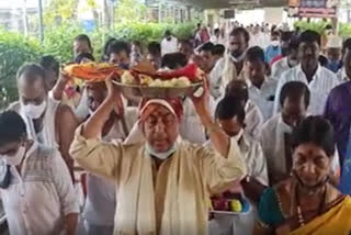 endowment minister indrakaran reddy special pooja in basara