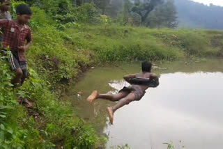 kids swimming