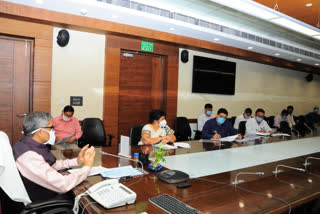 Chief Secretary Rajendra Kumar Tiwari and others during the program.