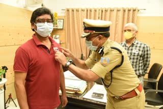 dgp-mv-rao-given-police-flag-to-facilitate-cm-hemant-soren