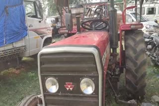 accident in dungarpur,  tractor bike accident in dungarpur