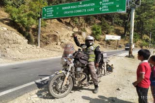 ansh-reached-gangotri-with-the-message-of-wearing-a-helmet