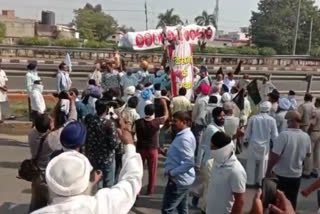bhartiya kisan union protested in shahbaad