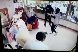 Five armed men loot over Rs 7 lakhs from bank in Haryana