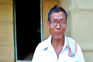 A Teacher of Moran has been suffering from financial problem assam etv bharat news