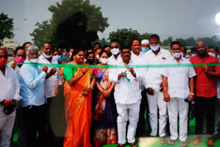 MLA Mahipal Reddy started the cattle market