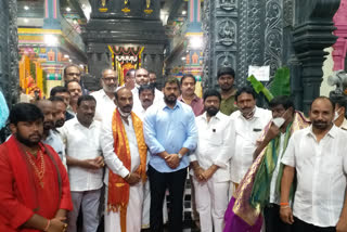 minister anil in temple