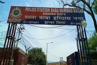 Baba Haridas Nagar police arrested smuggler including illegal liquor