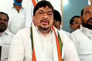 congress leader ponnam prabhar on farmers arrest