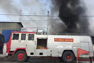 سرینگر: آگ کی واردات میں رحیم موٹرس کی عمارت کو نقصان