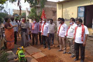 CPM leaders inspecting Kadapa suburbs