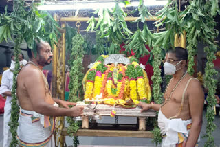 unjal seva for yadadri lakshminarasimha swamy