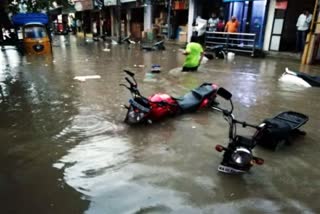Heavy rain lashes Bengaluru