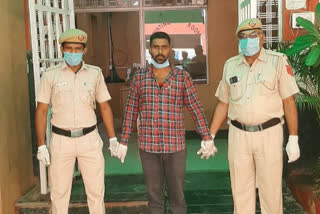 Railway police arrested accused car driver in delhi