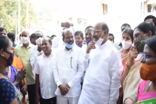 mla kishan reddy distributed money in yamjal municipality