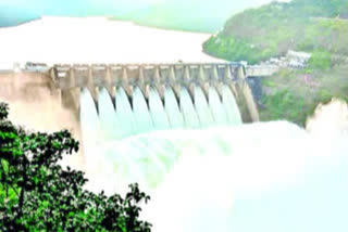 ten-gates-lifted-in-srisailam-reservoir-to-release-flood-water