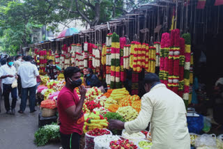 people shopping for dasara festival in bengaluru