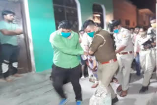 teenager allegedly shot dead  Teenager shot dead in Firozabad  UP girl shot dead  Girl shot dead in UP  Teen girl shot dead in UP's Firozabad; search on for three  ഉത്തർപ്രദേശിൽ 16കാരിയെ വെടിവെച്ചു കൊലപ്പെടുത്തി  വെടിവെച്ചു കൊലപ്പെടുത്തി