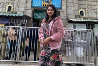 haripriya visit to mysuru chamundeswari temple