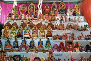 family-creates-nature-awareness-with-golu-dolls