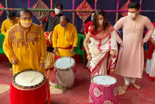 Nusrat Jahan dances to traditional dhakis on Durga Puja