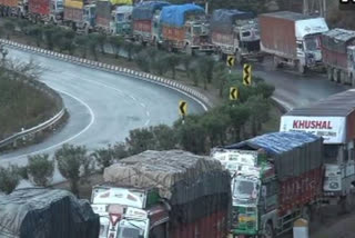 Srinagar-Jammu National Highway traffic resumed after one day