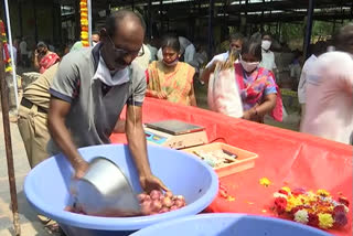 Onion is available at a discount in the city of Kurnool