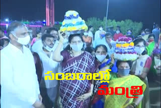 Minister harish rao partcipated in siddipeta bathukamma celebrations