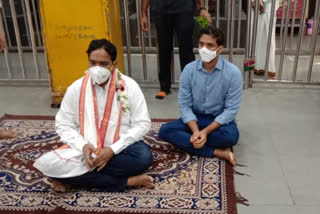 kukatpally region mlc naveen kumar at yadadri temple