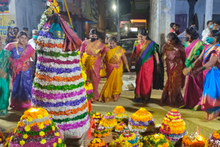 Government whip Gongidi sunitha involved in Batukamma celebrations in Yadaghirigutta