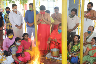MLA Korukanti Chander at Ammavari Temple