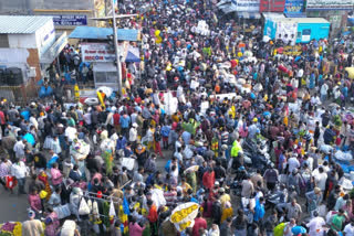 People found busy in purchasing in KR Market