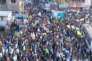 Crowded KR Market