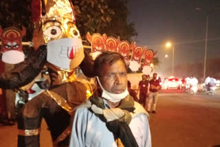 Photo campaign with Ravan towards New Delhi DM Office in mayapuri delhi