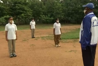 Training in Taekwondo for female police guard