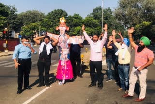 chandigarh NSUI workers burnt pm modis effigy on dussehra