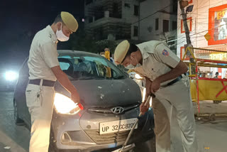 Sagarpur police increased checking in ghandhi market on the occasion of Dussehra