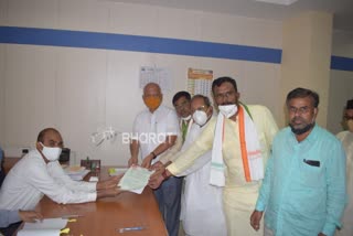 DCC Bank Election;  Vijayananda Kashappa submit the nomination letter