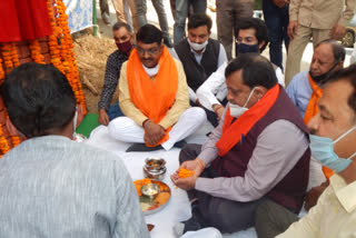 Virender Kanwar laid foundation stone for Dobar Kushiyala Road