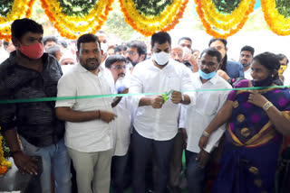 minister  Anil Kumar  started the fish market at nelore